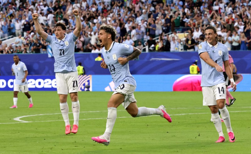 Uruguay bắt buộc phải đánh bại Cabo Verde